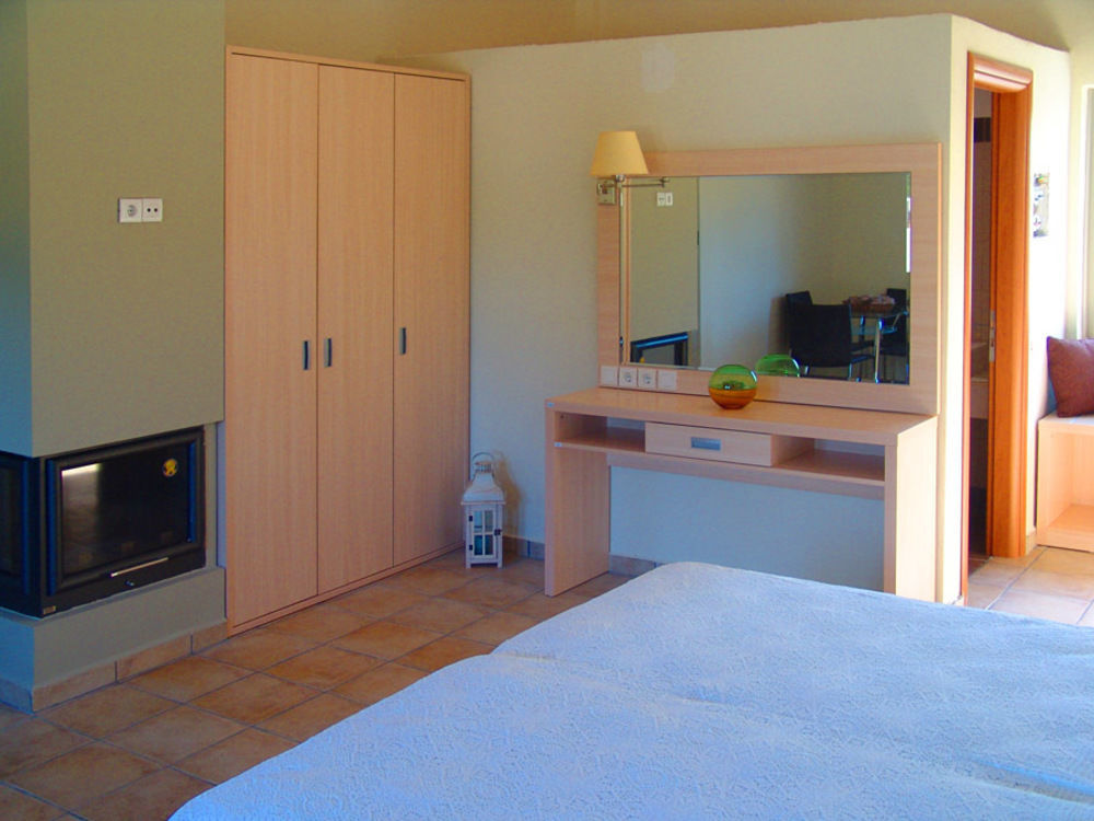 Aparthotel Enalia Gi Límni Zewnętrze zdjęcie